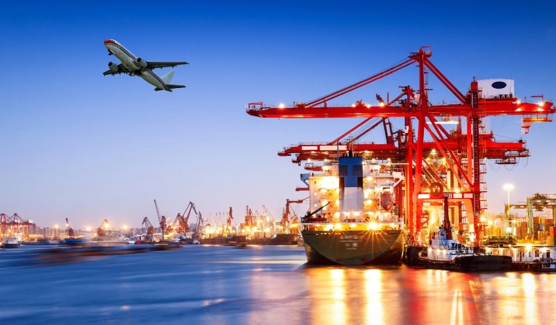 portes containers et avion